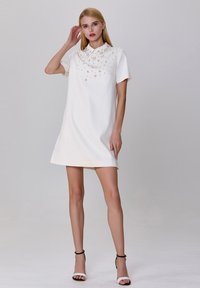 Smart and Joy Robe chemise - blanc