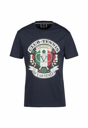 Navyblauw katoenen T-shirt met een gebarsten grafisch ontwerp, een tennisclubembleem, Italiaanse kleuren en de tekst "1969". Ronde hals