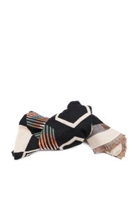 Sciarpa multicolore con motivi geometrici nei toni del nero, crema e arancione, bordata frangiata e con una texture morbida.