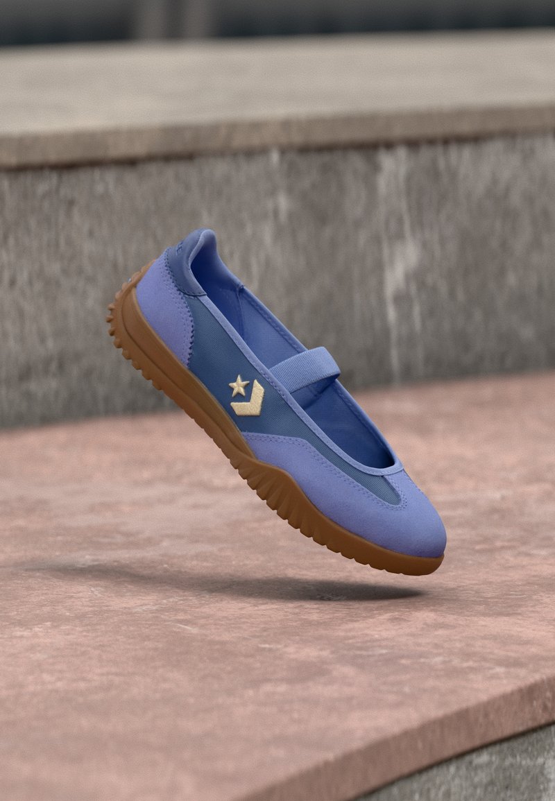 Converse RUN STAR TRAINER FLAT - Ankle strap ballet pumps - very peri ...