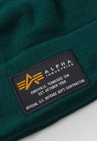 Alpha Industries CREW BEANIE UNISEX - Kapa - force green