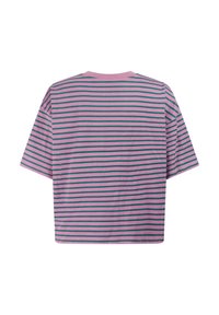 Tričko s krátkym rukávom vo voľnom strihu s horizontálnymi ružovými a tmavozelenými pásmi, zobrazené zozadu.