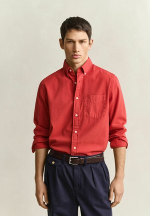 GANT, GANT REGULAR FIT GARMENT-DYED TWILL SHIRT - Chemise - maple fire