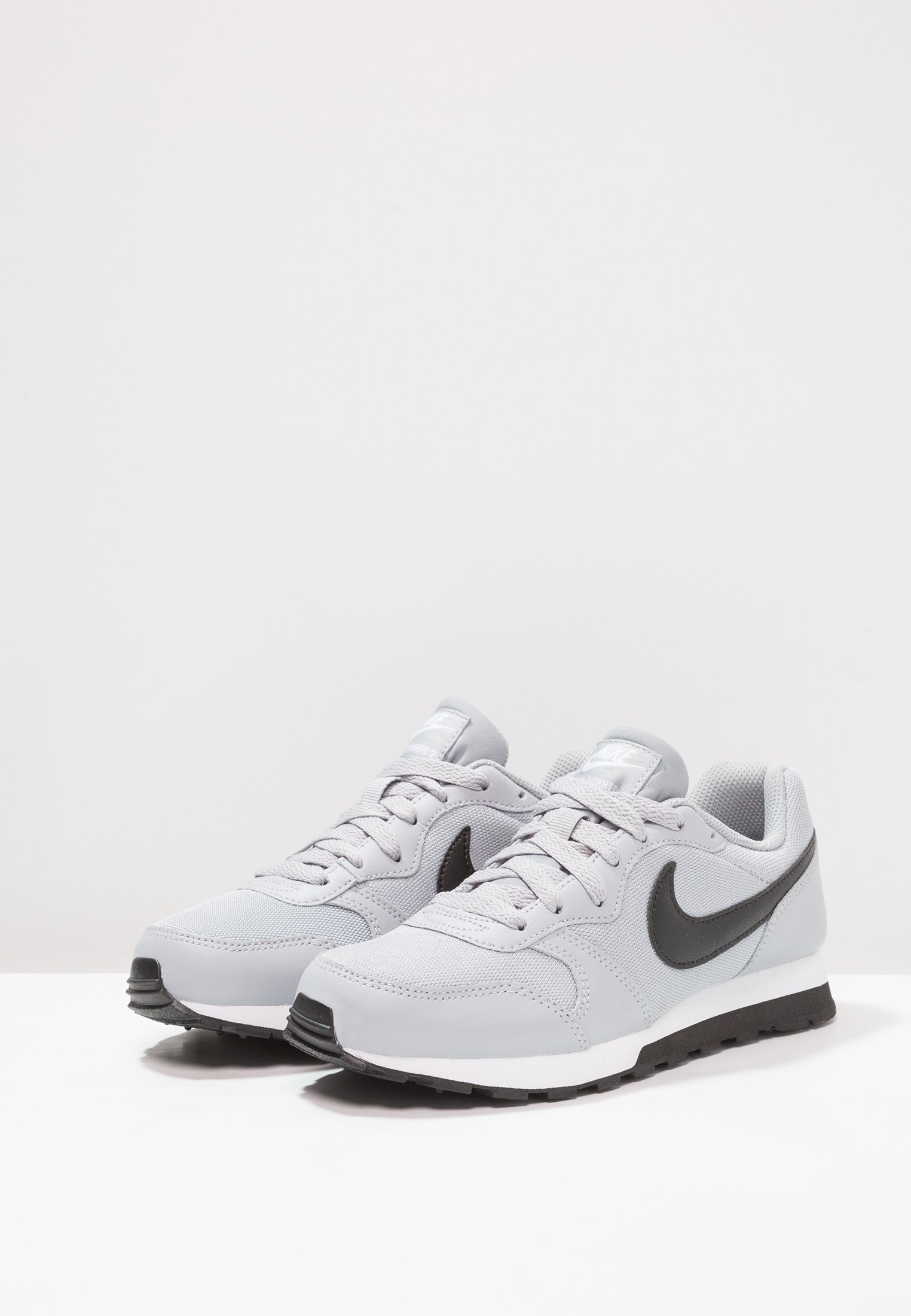 Nike Sportswear Md Runner 2 Trainers Wolf Grey Black White Grey Zalando Co Uk
