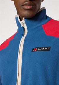 Berghaus CONCERT COLLECTION 1997 UNISEX - Jachetă din fleece - hale navy/definitely red