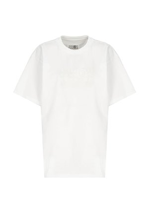 T-shirt bianco in cotone, maniche corte, colletto tondo, presenta un motivo numerico sottile in una tonalità leggermente più chiara sul davanti.