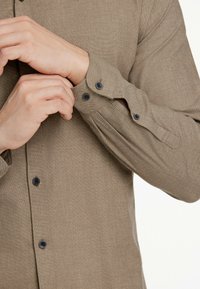 Lindbergh MOULINÉ STRETCH  - Overhemd - deep sand