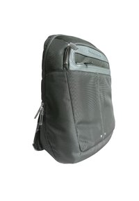 Zaino in nylon grigio con finitura testurizzata, dotato di una tasca frontale con zip, zip laterali e dettaglio del marchio sul pannello superiore.