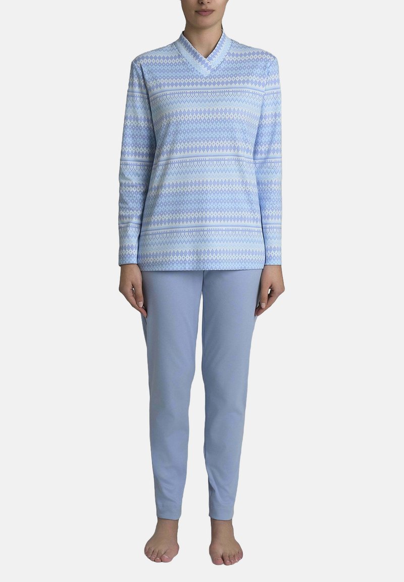 Completo pigiama azzurro chiaro composto da una maglietta a maniche lunghe con un motivo geometrico e pantaloni affusolati abbinati, realizzato in un morbido tessuto testurizzato.