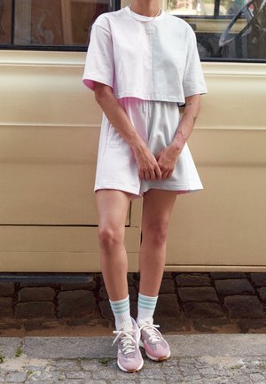 T-shirt print - pink