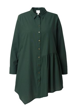 Chemise boutonnée vert foncé avec un col pointu, des manches longues et un ourlet froncé. Présente des boutons dorés sur le devant et un bord inférieur incurvé.