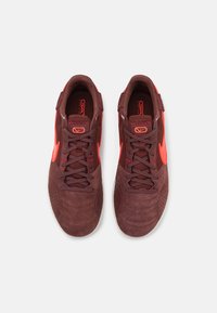 Nike Performance STREETGATO - Sapatilha de treino - bronze eclipse/bright crimson