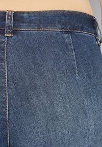 ONLY Tall ONLWAUW MID FLARED ZIP CUT - Vaqueros bootcut - medium blue denim