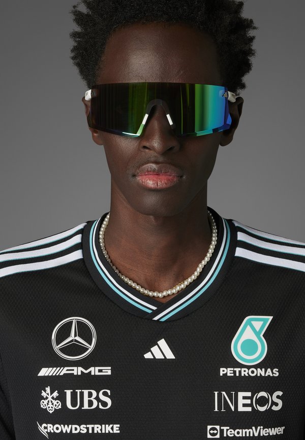 MERCEDES - AMG PETRONAS FORMULA ONE TEAM DRIVER AUTHENTIC BLACK MEN - Print T-shirt4