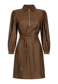 Robe zippée marron avec col, longues manches bouffantes, taille ceinturée et finition en tissu texturé. Design simple sans motifs.