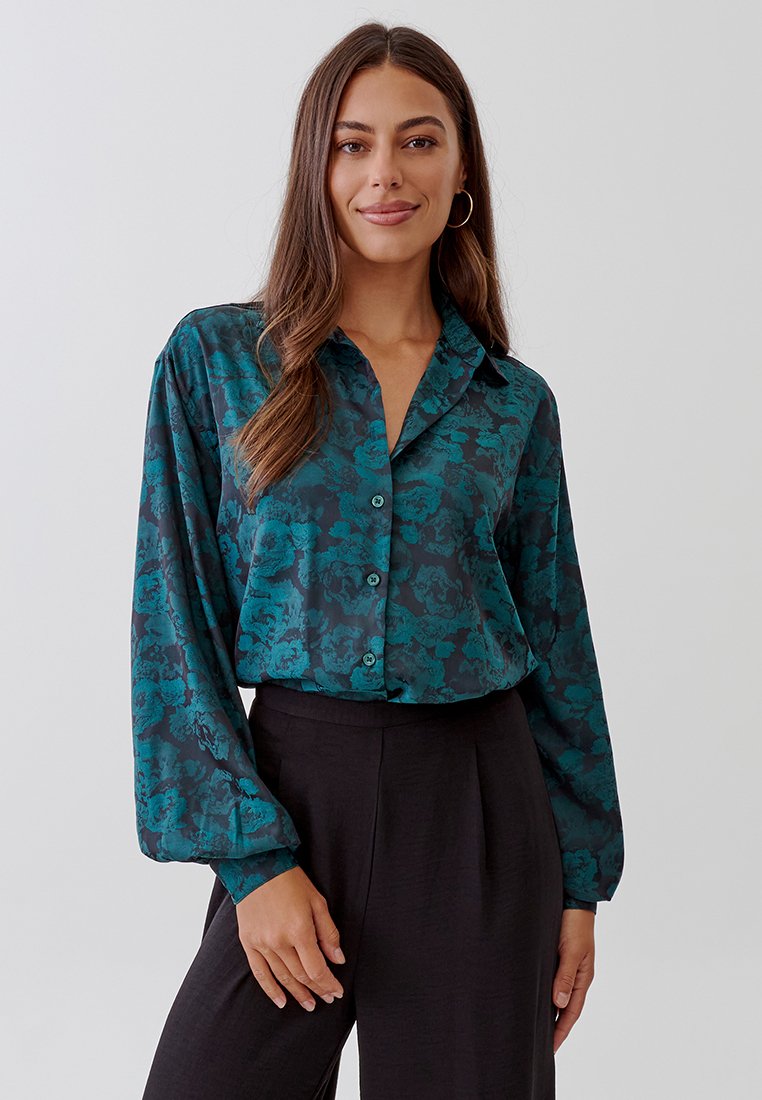 90’s Emerald Green Bedazzled Button Down Blouse by La Fete