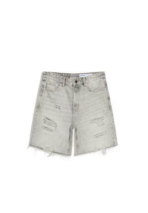 Svetlo sive kratke hlače iz raztegnjenega jeansa z nekoliko obrabljenim videzom, frufru robovi, zapiranjem na gumbe spredaj in obliko s petimi žepi.