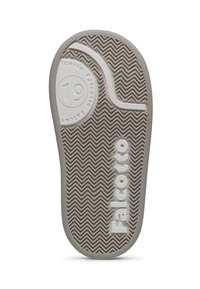 Suola di scarpa in gomma con un motivo a spina di pesce, contrassegnata dalla parola "Falcotto" e dalla taglia "19" impressa in bianco su uno sfondo marrone chiaro.