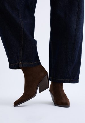 Exé, AUSTIN-233 - Botines camperos - brown
