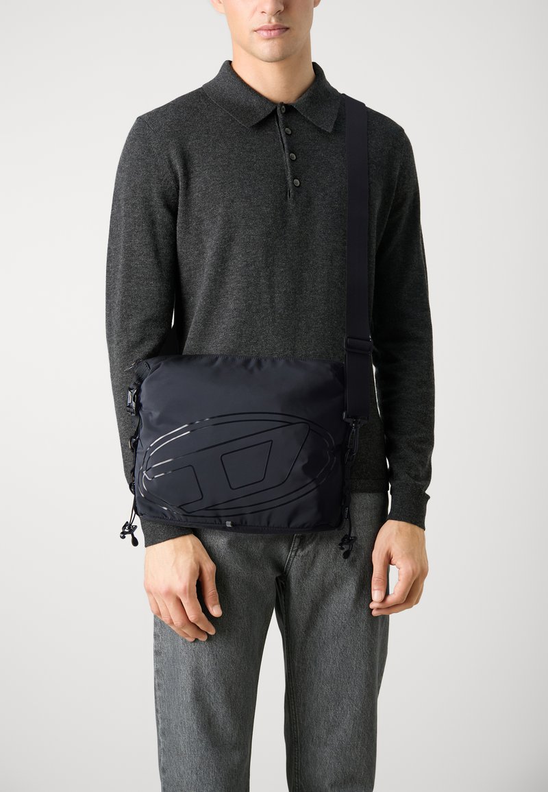 Diesel - DRAPE CROSSBODY UNISEX - Rankinė per petį - t8013, Padidinti