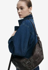 Desigual Umhängetasche - brown