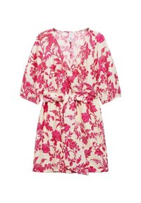 Robe florale avec un col en V et des manches courtes. Base crème avec un motif floral rose, ceinture à nouer à la taille, tissu léger.