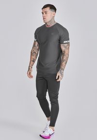 SIKSILK TECH - Marškinėliai su spaudiniu - grey