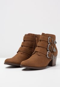 Dorothy Perkins Botines camperos - brown