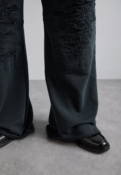 MM6 Maison Margiela PANTS - Treniņtērpa apakšdaļas - black