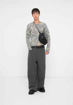 Pořadí 2: Jaded London - GOTHIC PINSTRIPE GOLIATH TROUSERS - Kalhoty