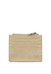 Tarjetero texturizado en oro con múltiples ranuras y un bolsillo con cremallera. Presenta un acabado suave y un diseño rectangular minimalista.