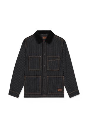 Veste à fines rayures noires avec col noir, quatre poches plaquées à l'avant, fermeture par boutons et écusson logo orange sur la poche inférieure droite.