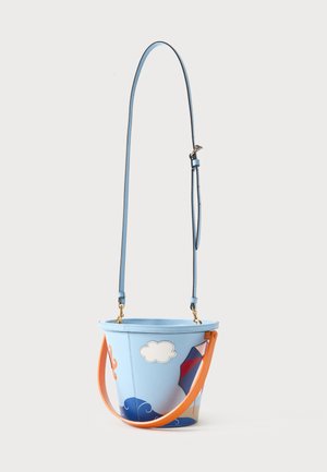 Poradie 4: MOSCHINO - Kabelka