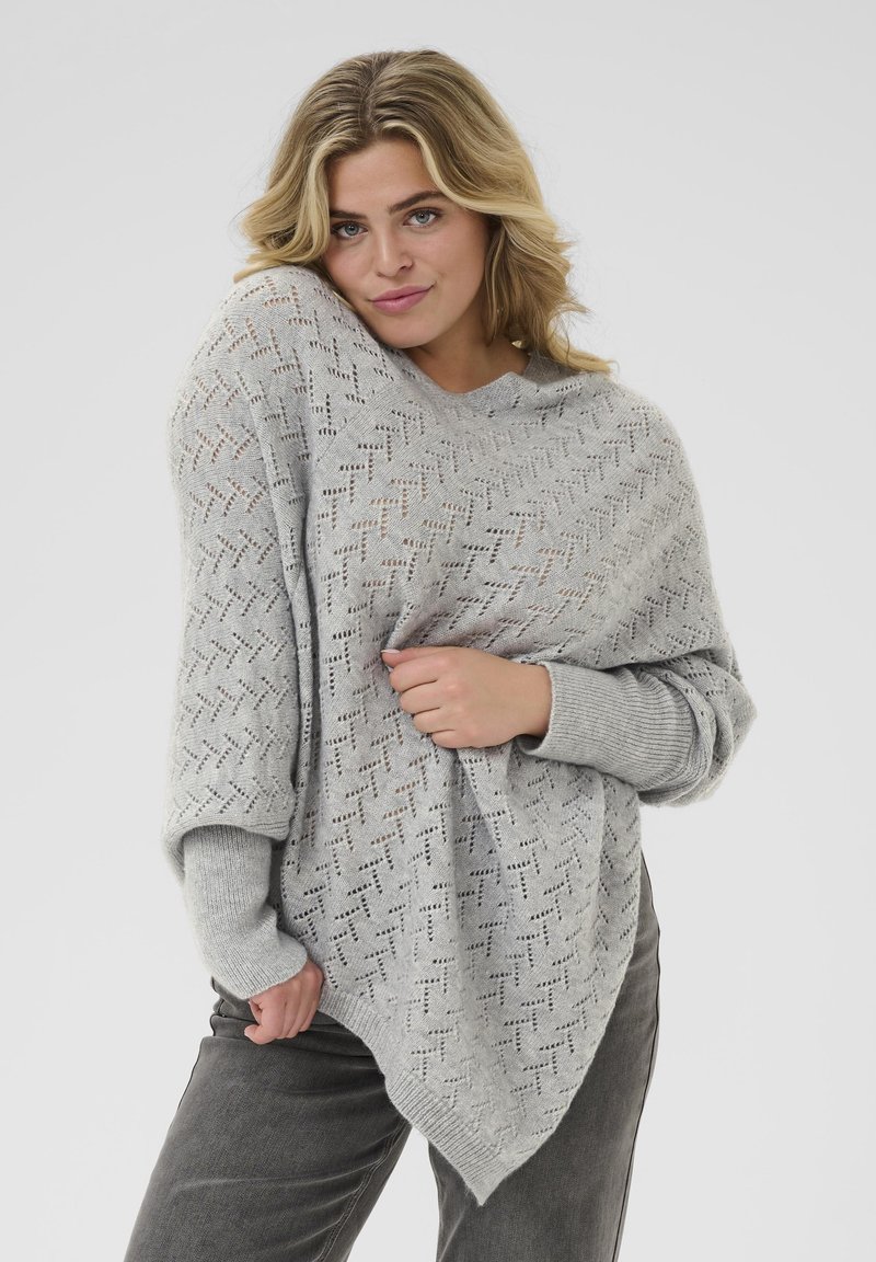 Hellgrauer gestrickter Pullover mit lockerer Passform, der ein strukturiertes Rautenmuster und weite Ärmel aufweist, abgerundet mit gerippten Bündchen.