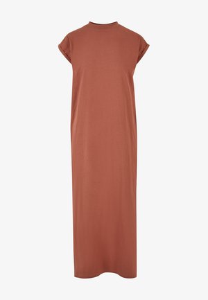 Robe sans manches couleur rouille, longueur jusqu'aux chevilles, avec un col montant et des manches courtes retroussées, fabriquée dans un tissu doux et lisse.