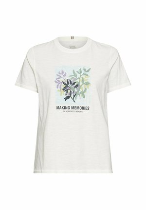 Hvid kortærmet T-shirt med pastel-farvet bladdesign og teksten "LAVER ERINDRINGER I MENINGFULDE ØJEBLIKKE" på fronten.