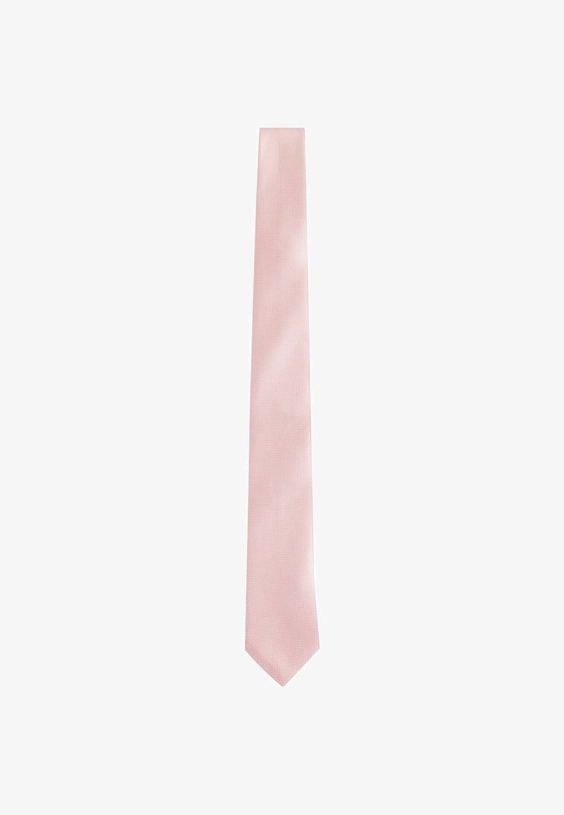 Cravate rose clair avec une finition satinée lisse et un subtil motif en diagonale ; extrémité conique et largeur uniforme sur toute la longueur.