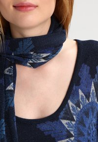 Desigual Pletené šaty - blue