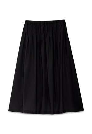 Zwarte midi-rok met elastische tailleband en subtiele plooien, gemaakt van lichtgewicht stof, plat uitgespreid op een witte achtergrond.