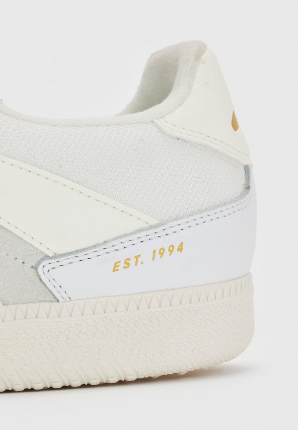 PREDATOR FREESTYLE INDOOR - Astro turf trainers4