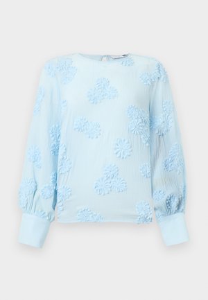Hellblaue Bluse mit langen Ärmeln, strukturierten floralem Applikationen, gerafften Bündchen und rundem Ausschnitt mit einem rückwärtigen Schlitz und Knopfverschluss.