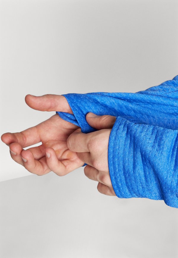 TAIGA - Zip-up sweatshirt3