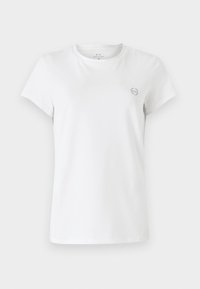 Bílý bavlněný tričko s krátkým rukávem, kulatým výstřihem a malým logem na levém prsu. Klasický střih a hladká textura.