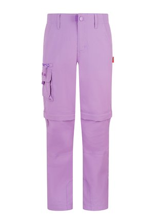 Fliederfarbene Cargohose mit abnehmbaren Hosenbeinen, seitlicher Klappentasche, Gürtelschlaufen und Knopfverschluss, von vorne auf weißem Hintergrund gezeigt.