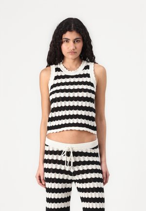 NMLAIKA  - Tops - white/black