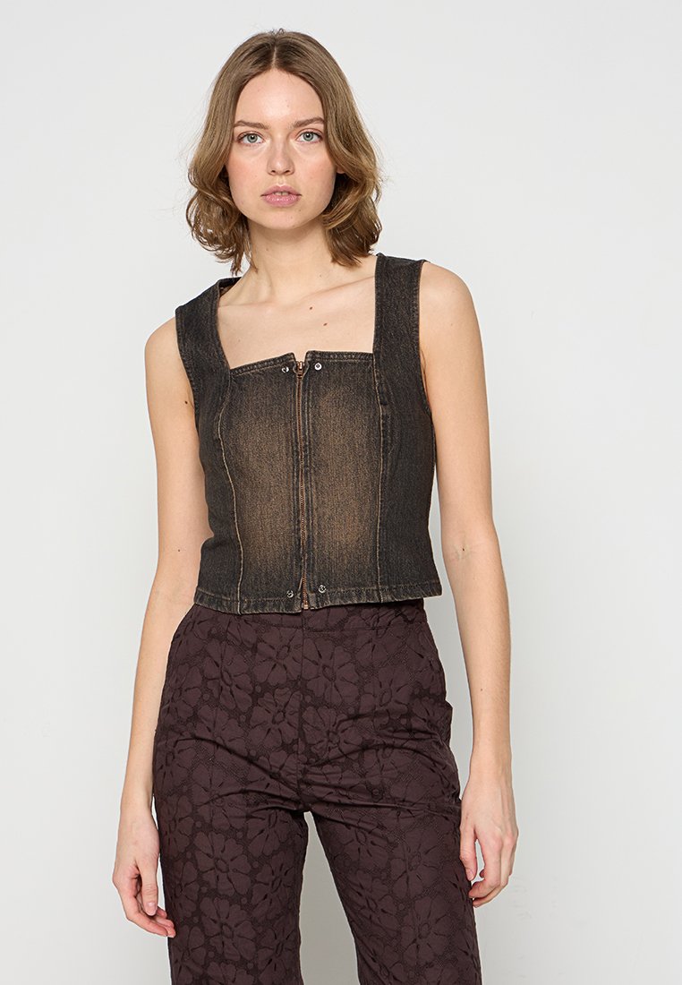 WOOD WOOD Top bruin WOOD WOOD Top bruin