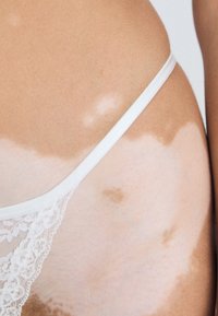 Thumbnail Image 8