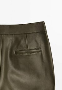 Massimo Dutti Nahkahousut - khaki