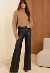 Love & Roses WIDE LEG  PETITE - Auduma bikses - black