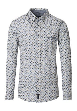 Langarm overhemd met geometrisch patroon in tinten blauw, grijs en beige, met een borstzak en een geknoopte kraag.